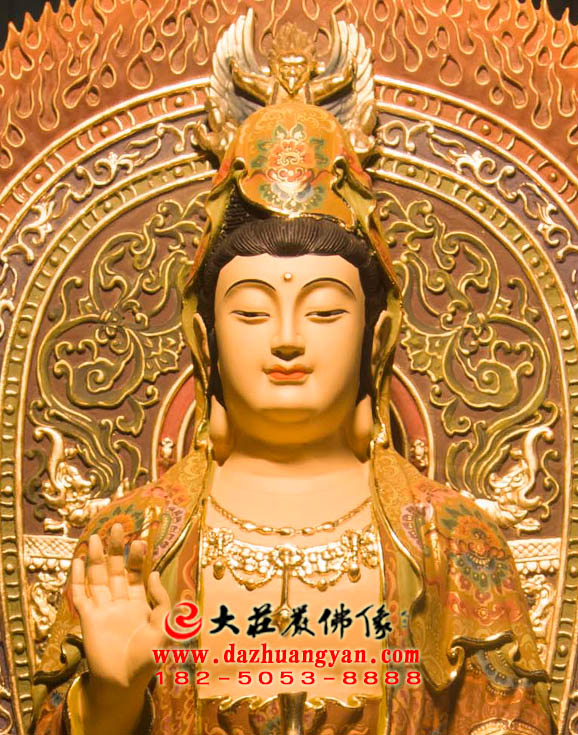 观世音菩萨铜雕彩绘佛像特写 观世音菩萨铜雕彩绘佛像特写