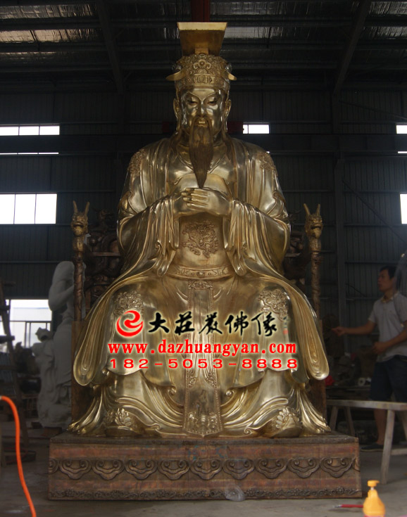 铜雕神像