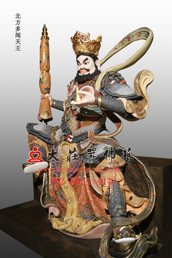 四大天王之北方多闻天王彩绘塑像右侧照