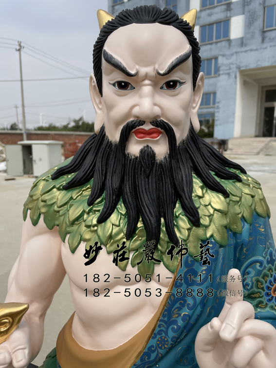 伏羲神像正面近照 伏羲神像正面近照特写