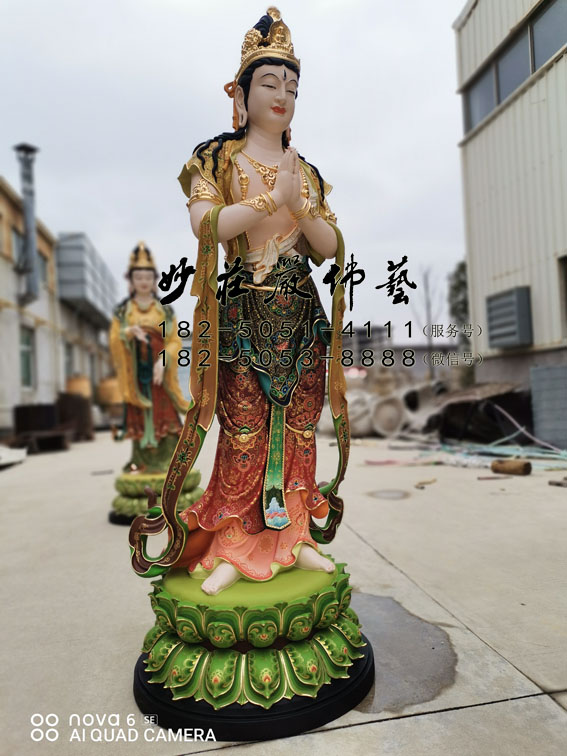 合掌观音佛像