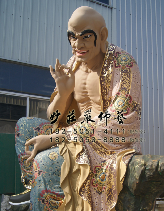 托塔罗汉侧面照