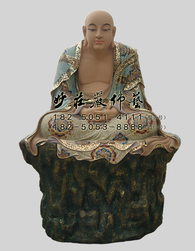 降龙罗汉塑像