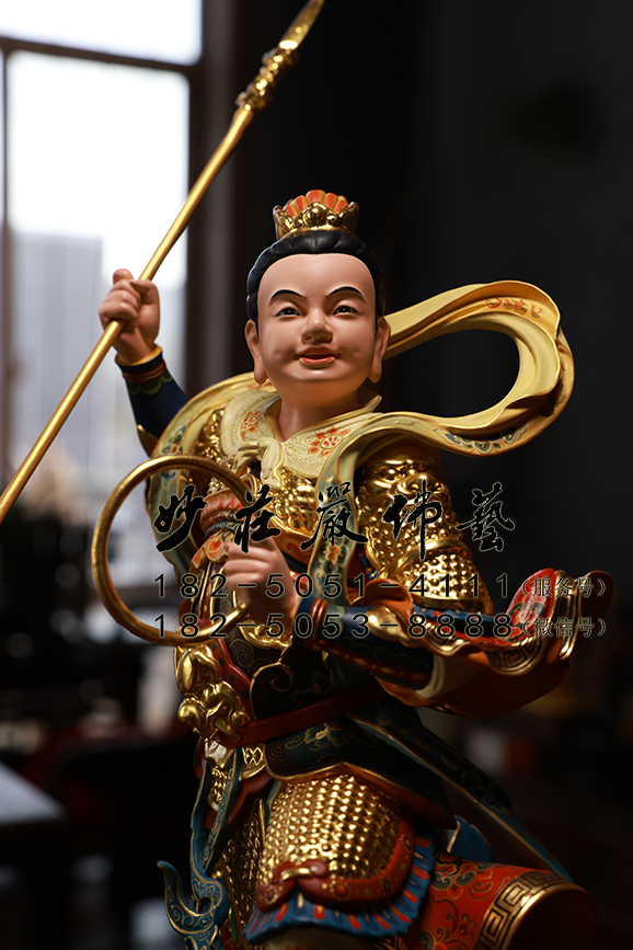 哪吒神像近照 哪吒侧面近照