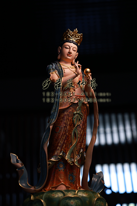 地藏菩萨侧面照