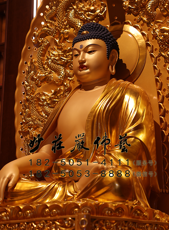 释迦牟尼佛塑像右侧