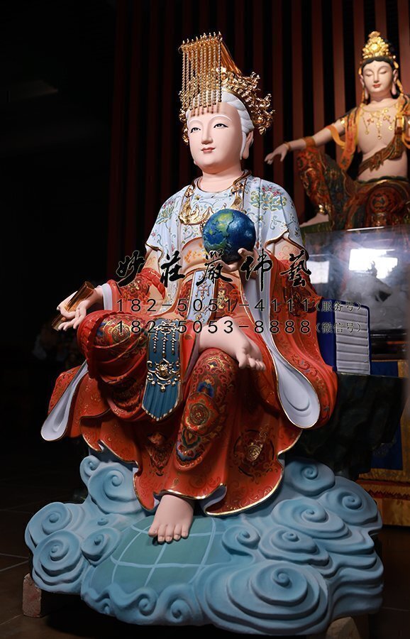 地母娘娘右侧实拍图