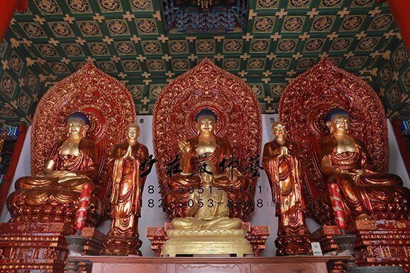 三宝佛塑像