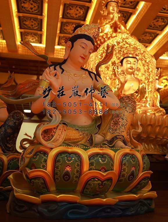 供奉菩萨彩绘塑像