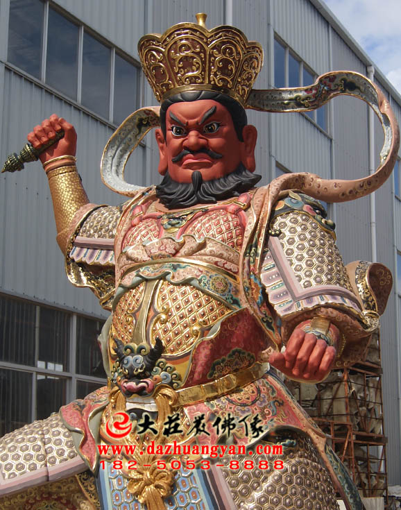 护法神南方增长天王彩绘佛像侧面近照 护法神南方增长天王彩绘佛像侧面近照