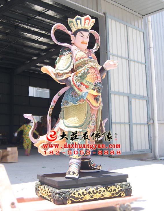 彩绘描金生漆脱胎四大天王之西广目天王塑像侧面照 彩绘描金生漆脱胎四大天王之西广目天王塑像侧面照