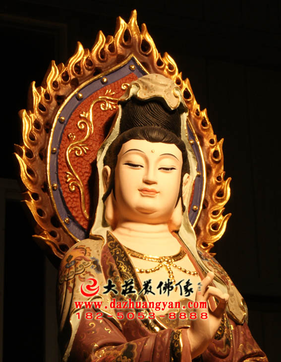 彩绘描金生漆脱胎西方三圣之大势至菩萨塑像特写 彩绘描金生漆脱胎西方三圣之大势至菩萨塑像特写