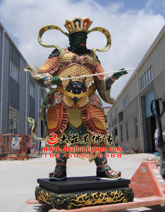 彩绘描金生漆脱胎四大天王之南增长天王塑像侧面照 彩绘描金生漆脱胎四大天王之南增长天王塑像侧面照